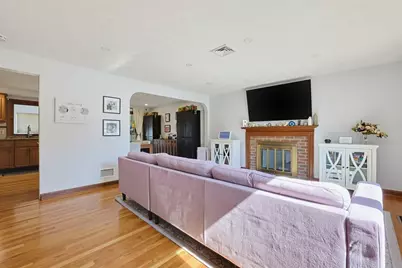 19 Weir Rd, Waltham, MA 02451 - Photo 12