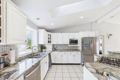 6 Lighthouse Ln, New Bedford, MA 02744 - Photo 16