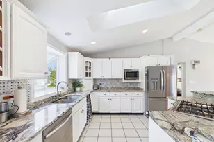 6 Lighthouse Ln, New Bedford, MA 02744 - Photo 16