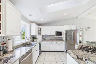 6 Lighthouse Ln, New Bedford, MA 02744 - Photo 16