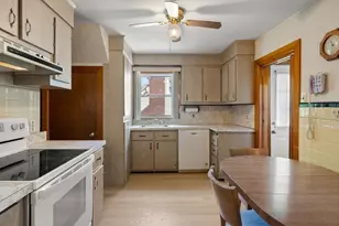 28 Hudson St, Watertown, MA 02472 - Photo 24
