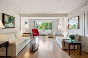 28 Hudson St, Watertown, MA 02472 - Photo 4