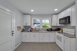 18 Mt Vernon St, Fitchburg, MA 01420 - Photo 2