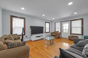 18 Mt Vernon St, Fitchburg, MA 01420 - Photo 8