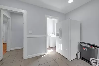 18 Mount Vernon St, Fitchburg, MA 01420 - Photo 8