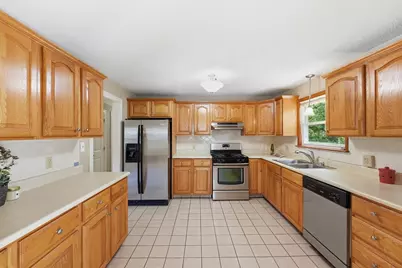 20 Sherwood Ave, West Springfield, MA 01089 - Photo 6