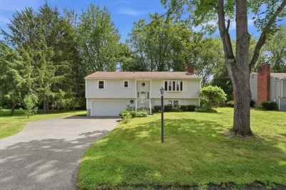 20 Sherwood Ave, West Springfield, MA 01089 - Photo 1