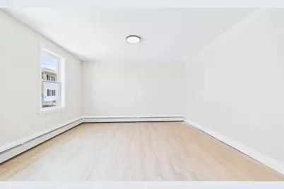 201 Wade St, Fall River, MA 02721 - Photo 4