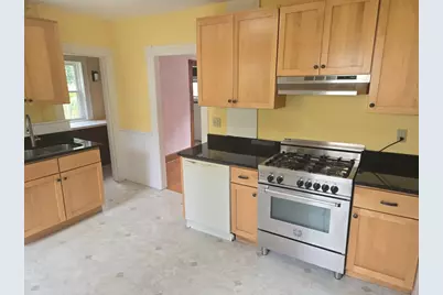 32 Hampden St, Northampton, MA 01060 - Photo 12