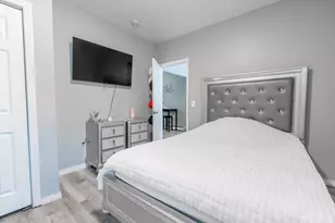 30 James St, Holyoke, MA 01040 - Photo 12