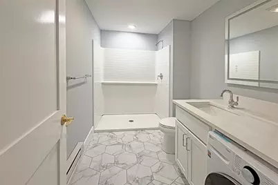 105 Paige St #212, Lowell, MA 01852 - Photo 4