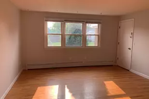 39 Day St, Agawam, MA 01030 - Photo 6