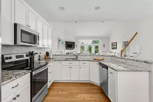 60 Tuscany Dr, Franklin, MA 02038 - Photo 2