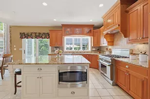 64 Deerview Way, Franklin, MA 02038 - Photo 6