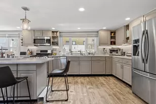 9 Cross St, Fitchburg, MA 01420 - Photo 8