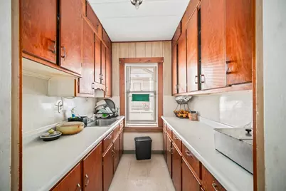 82 Snell St, Fall River, MA 02721 - Photo 2