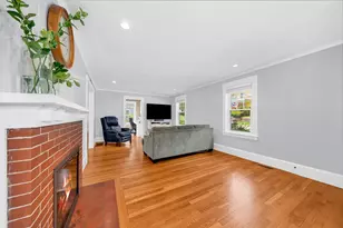 10 Essex St, Amesbury, MA 01913 - Photo 16