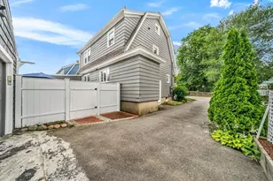 10 Essex St, Amesbury, MA 01913 - Photo 36