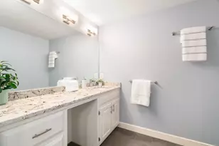 75 Hammond Pond Pkwy, Brookline, MA 02467 - Photo 20