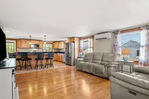 14 Overlook St, Newburyport, MA 01950 - Photo 8