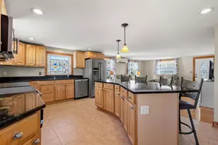 14 Overlook St, Newburyport, MA 01950 - Photo 12