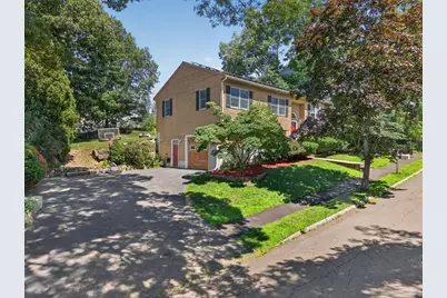 65 Phaeton Rock Rd, Lynn, MA 01904 - Photo 2