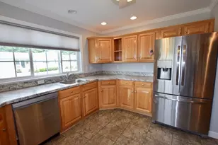 20 Quarrystone Dr, Bridgewater, MA 02324 - Photo 8