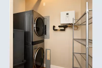 385 Worthington Street #2F, Springfield, MA 01103 - Photo 16
