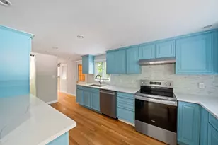 373 E Water, Rockland, MA 02370 - Photo 6