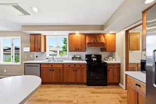 126 Edward St, Chicopee, MA 01020 - Photo 6