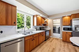 126 Edward St, Chicopee, MA 01020 - Photo 8