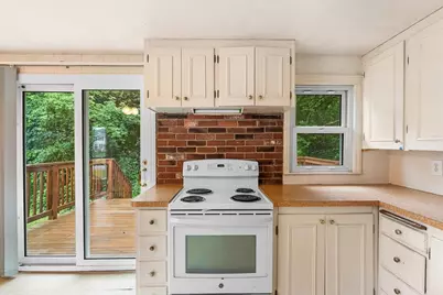 31 Conway St, Worcester, MA 01607 - Photo 14