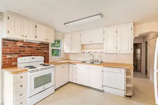 31 Conway St, Worcester, MA 01607 - Photo 12