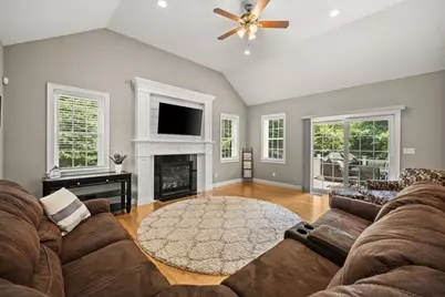 45 White Pines Rd, Bridgewater, MA 02324 - Photo 10