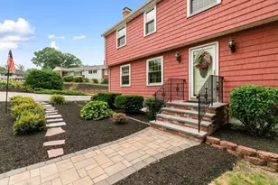 8 Indian Ln, Wakefield, MA 01880 - Photo 6