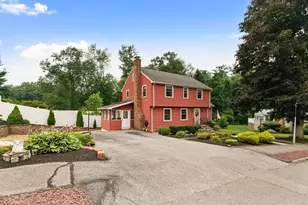 8 Indian Ln, Wakefield, MA 01880 - Photo 4