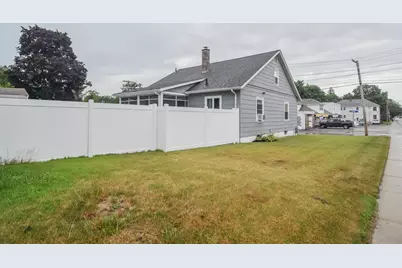2 Lamb St, Attleboro, MA 02703 - Photo 4