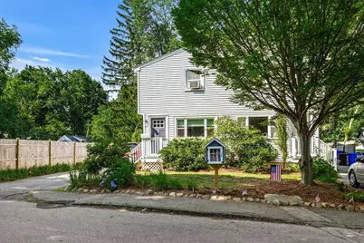 10 Cleveland Ave #1, Ipswich, MA 01938 - Photo 1