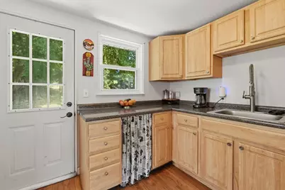 29 Magee Street, Boston, MA 02136 - Photo 6