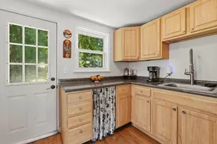 29 Magee St, Boston, MA 02136 - Photo 6