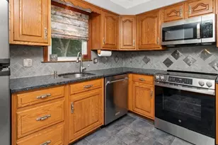 127 Westgate Rd, Waltham, MA 02453 - Photo 4