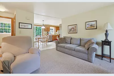 7 Hazeltine Rd, Upton, MA 01568 - Photo 10