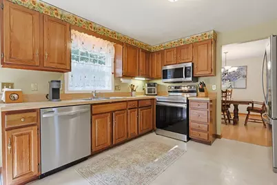 7 Hazeltine Rd, Upton, MA 01568 - Photo 6