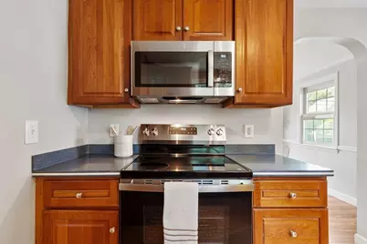 134 Bedford St, Burlington, MA 01803 - Photo 4