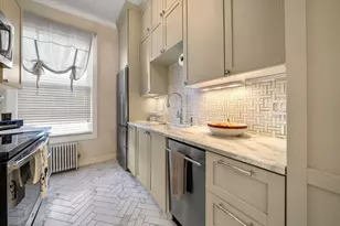 554 E 4th St, Boston, MA 02127 - Photo 12