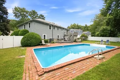 10 Wildwood Dr, Medfield, MA 02052 - Photo 34