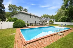 10 Wildwood Dr, Medfield, MA 02052 - Photo 34