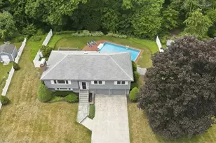 10 Wildwood Dr, Medfield, MA 02052 - Photo 2