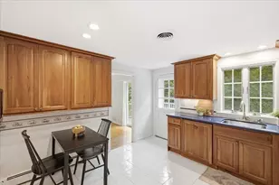 10 Wildwood Dr, Medfield, MA 02052 - Photo 10