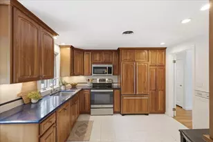 10 Wildwood Dr, Medfield, MA 02052 - Photo 8